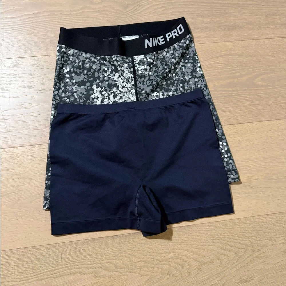 NIKE Women’s (2) Spandex Bundle- (size S)